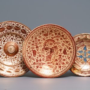 Three Hispano-Moresque lusterware dishes, Spain, 16th C. — 照片 1