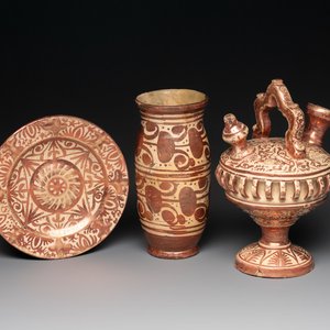 Three Hispano-Moresque lustre-glazed wares, Spain, 16th C. — photo 1
