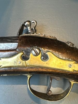 Three impressive flintlock muskets or 'moukahlas', two percussion pistols and three gunpowder horns, Morocco, 18/19th C. — photo 126
