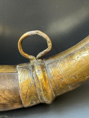 Three impressive flintlock muskets or 'moukahlas', two percussion pistols and three gunpowder horns, Morocco, 18/19th C. — photo 53