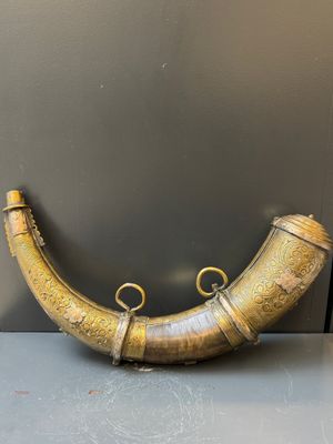 Three impressive flintlock muskets or 'moukahlas', two percussion pistols and three gunpowder horns, Morocco, 18/19th C. — photo 55