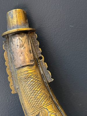 Three impressive flintlock muskets or 'moukahlas', two percussion pistols and three gunpowder horns, Morocco, 18/19th C. — photo 56