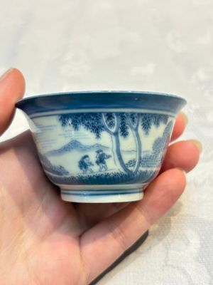 Three Japanese Arita blue and white ‘Van Frytom’ cups and four shield-shaped saucers, Ming and Chenghua mark, ca. 1700 — photo 15