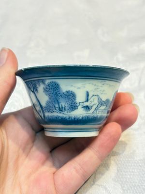Three Japanese Arita blue and white ‘Van Frytom’ cups and four shield-shaped saucers, Ming and Chenghua mark, ca. 1700 — photo 22