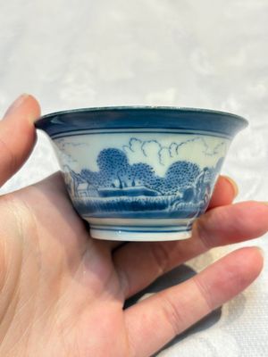 Three Japanese Arita blue and white ‘Van Frytom’ cups and four shield-shaped saucers, Ming and Chenghua mark, ca. 1700 — photo 23