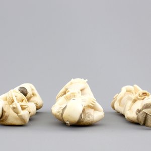 Three Japanese ivory carved okimono, Meiji, 19th C. — 照片 6
