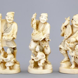 Three Japanese ivory carved okimono of fishermen with their son, Meiji, 19th C. — photo 2