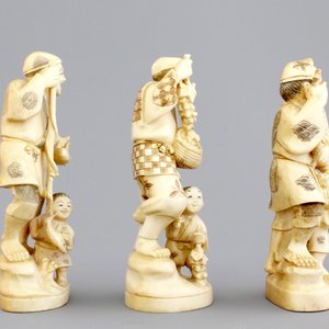 Three Japanese ivory carved okimono of fishermen with their son, Meiji, 19th C. — photo 5
