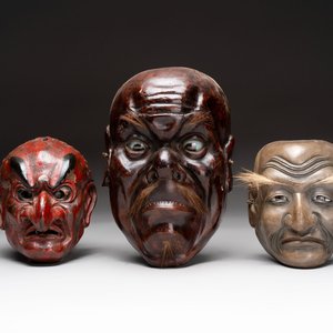 Three Japanese lacquered wooden Kyogen masks, Edo, 18/19th C. — foto 1