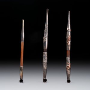 Three Japanese parcel-gilt silver and wooden 'Kiseru' or tobacco pipes, 19/20th C. — photo 2