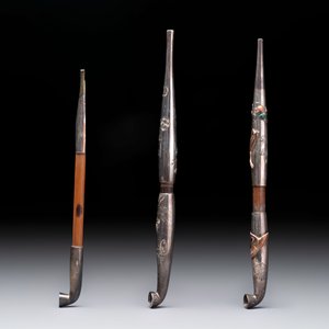 Three Japanese parcel-gilt silver and wooden 'Kiseru' or tobacco pipes, 19/20th C. — photo 3