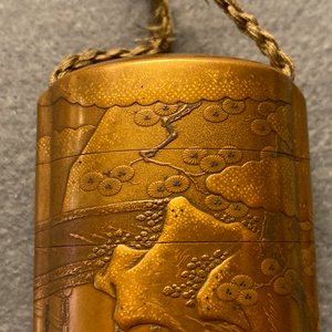 Three Japanse lacquer inro with netsuke and a lacquer box and cover, Meiji, 19th C. — 照片 37