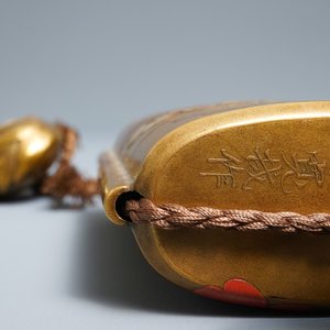 Three Japanse lacquer inro with netsuke and a lacquer box and cover, Meiji, 19th C. — 照片 4