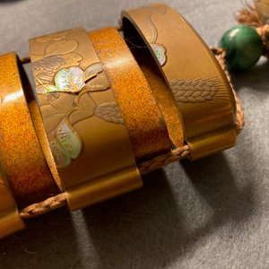 Three Japanse lacquer inro with netsuke and a lacquer box and cover, Meiji, 19th C. — 照片 53