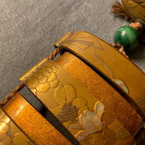 Three Japanse lacquer inro with netsuke and a lacquer box and cover, Meiji, 19th C. — 照片 54