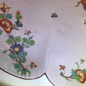 Three Kakiemon-style porcelain wares, Chantilly, France, 18th C. — 照片 27