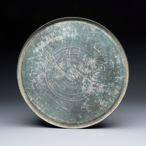 Three Khmer bronze offering dishes, Angkor Wat period, Cambodia, 12/13th C. — foto 6