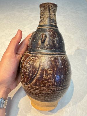 Three khmer-style brown-glazed anthropomorphic gourd-form bottles, probably 12/13th C. — photo 17