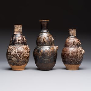 Three khmer-style brown-glazed anthropomorphic gourd-form bottles, probably 12/13th C. — photo 5