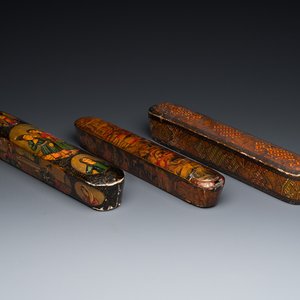 Three lacquered papier-maché pen boxes or qalamdans, Qajar, Persia, 19th C. — 照片 1