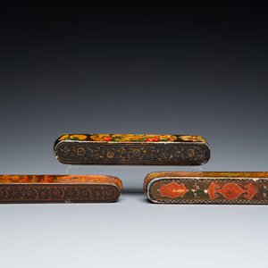 Three lacquered papier-maché pen boxes or qalamdans, Qajar, Persia, 19th C. — 照片 6
