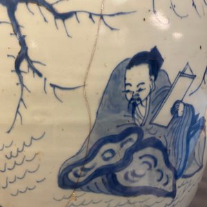 Three large Chinese blue and white vases with figures, Transitional period — 照片 34