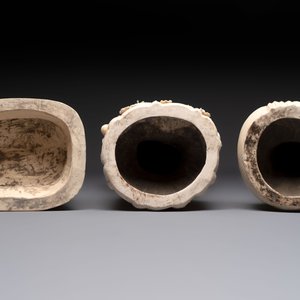 Three large Chinese Dehua blanc de Chine figures of Guanyin, He Chaozong 何朝宗 marks, 20th C. — photo 7