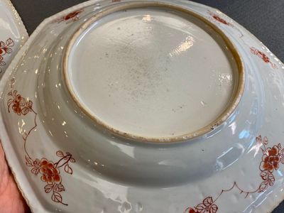 Three large Chinese famille verte octagonal dishes, Kangxi — 照片 11