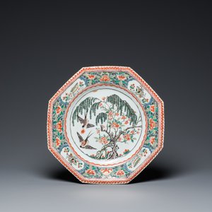 Three large Chinese famille verte octagonal dishes, Kangxi — 照片 4