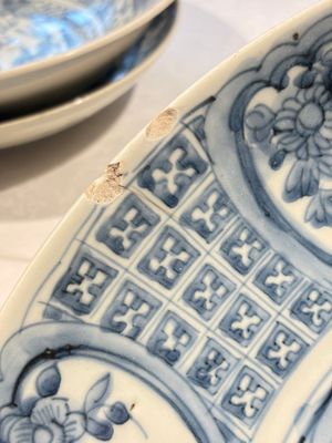 Three large Chinese Swatow blue and white dishes, Ming — 照片 3