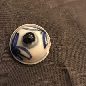 Three miniature Chinese Yixing and blue and white teapots, Kangxi and later — 照片 8