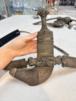 Three Omani Khanjars, one with Rhinoceros horn hilt, 19th C. — photo 24