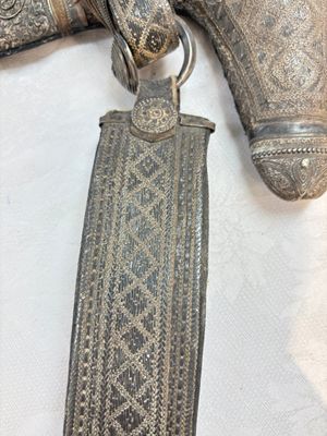 Three Omani Khanjars, one with Rhinoceros horn hilt, 19th C. — photo 29