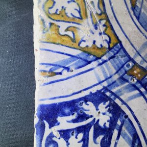 Three ornamental Antwerp maiolica tiles, 16th C. — 照片 7