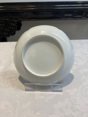 Three pairs of Chinese blue and white, famille rose and wucai saucers and plates, Tianqi and later — photo 9
