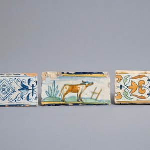 Three polychrome and blue and white Dutch Delft maiolica border tiles, early 17th C. — photo 1