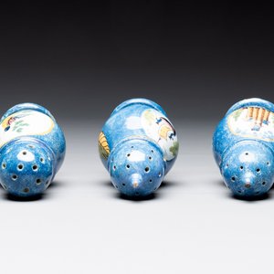 Three polychrome Brussels faience canisters, 18/19th C. — photo 4