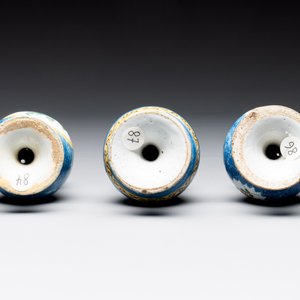 Three polychrome Brussels faience canisters, 18/19th C. — photo 5