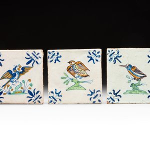 Three polychrome Dutch Delft 'bird' tiles, 17th C. — photo 1