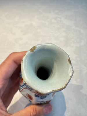 Three polychrome Dutch Delft cashmere palette bottle vases, first quarter 18th C. — photo 19