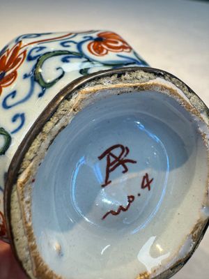 Three polychrome Dutch Delft cashmere palette bottle vases, first quarter 18th C. — photo 26