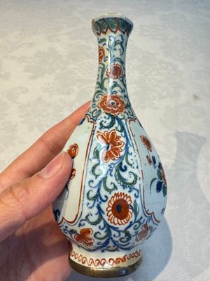Three polychrome Dutch Delft cashmere palette bottle vases, first quarter 18th C. — photo 28