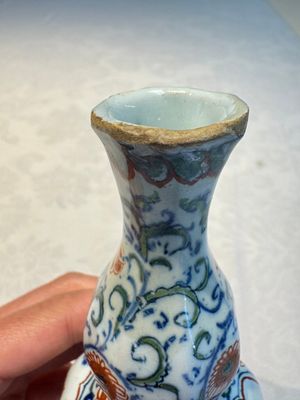 Three polychrome Dutch Delft cashmere palette bottle vases, first quarter 18th C. — photo 8