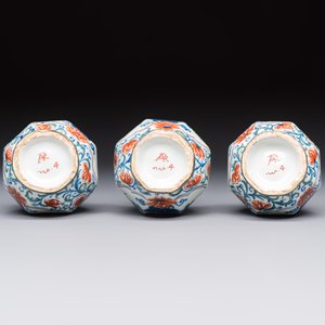 Three polychrome Dutch Delft cashmere palette bottle vases, first quarter 18th C. — photo 7