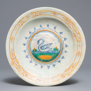 Three polychrome Dutch maiolica plates and an early blue and white Delft biblical plate, 17th C. — 照片 4
