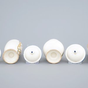 Three polychrome pharmacy jars with covers, Haguenau, France, 18th C. — 照片 6