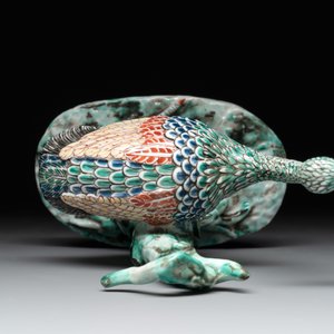 Three porcelain Kakiemon-style vases and a sculpture of a crane, France, Chantilly, 18/19th C. — photo 18