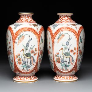 Three porcelain Kakiemon-style vases and a sculpture of a crane, France, Chantilly, 18/19th C. — photo 2