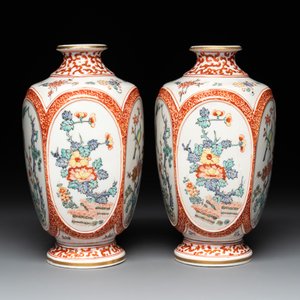 Three porcelain Kakiemon-style vases and a sculpture of a crane, France, Chantilly, 18/19th C. — photo 3