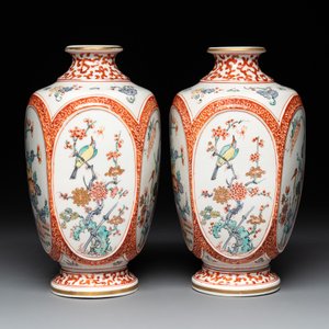 Three porcelain Kakiemon-style vases and a sculpture of a crane, France, Chantilly, 18/19th C. — photo 4
